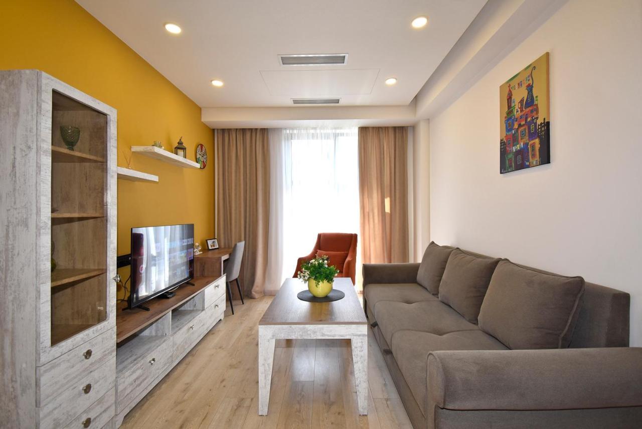 Home4You Apartments On Koghbatsi Yerevan Exterior photo