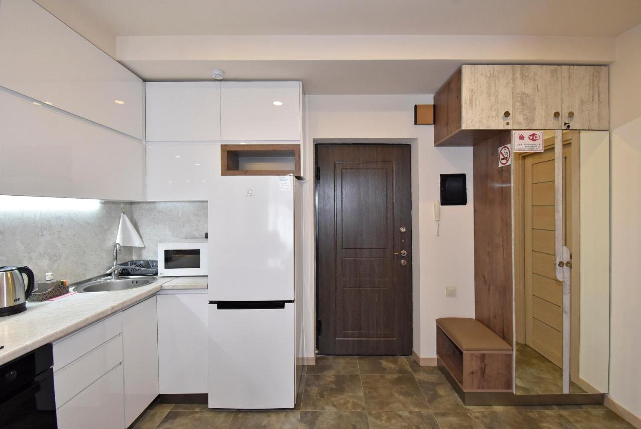 Home4You Apartments On Koghbatsi Yerevan Exterior photo