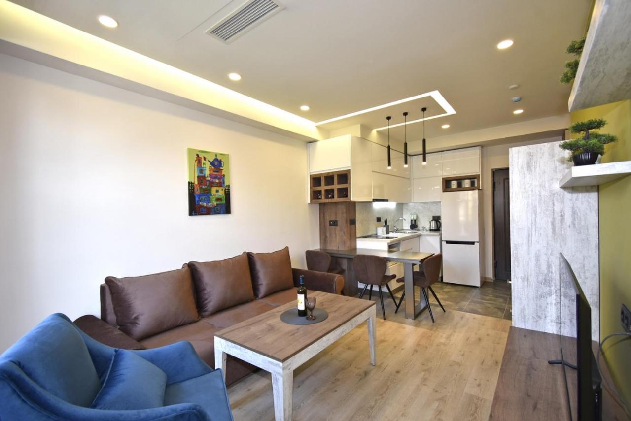 Home4You Apartments On Koghbatsi Yerevan Exterior photo